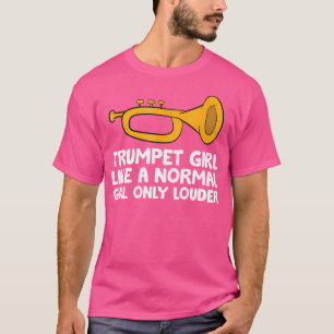 Trumpet-meisje als een normaal meisje alleen maar t-shirt