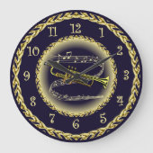 Trumpet ~ Musical Scroll ~ Gold/Navy Blue ~ Grote Klok (Voorkant)