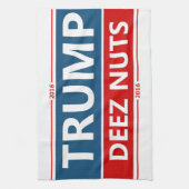 Trumpin Deez Nuts. Theedoek (Verticaal)
