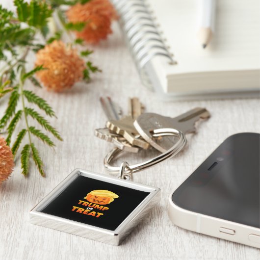Trumpkin of Behandel Trumpkin Halloween kostuum Sleutelhanger (Zijkant)
