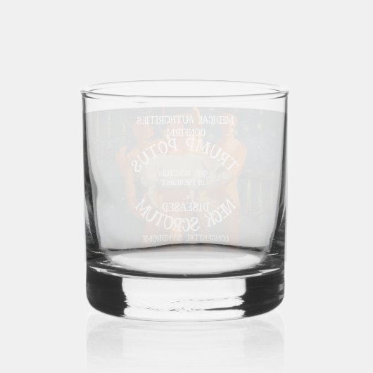 TRUMP'S NEK SCROTUM IS ZWANGER WHISKY GLAS (Voorkant)