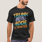 Trunk Mode Activated Pixel Art Elephant T-shirt (Voorkant)