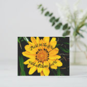 Trust in the Lord Bright Yellow Flower Briefkaart (Staand voorkant)