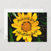 Trust in the Lord Bright Yellow Flower Briefkaart (Voorkant / Achterkant)