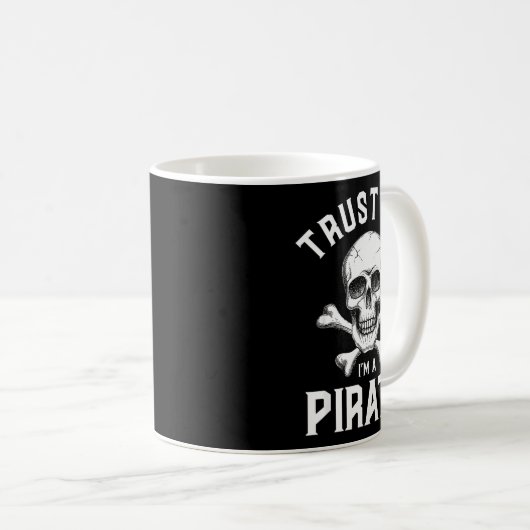 Trust Me I'm A Rate - Funny Skull Crossbones Boote Koffiemok (Voorkant rechts)