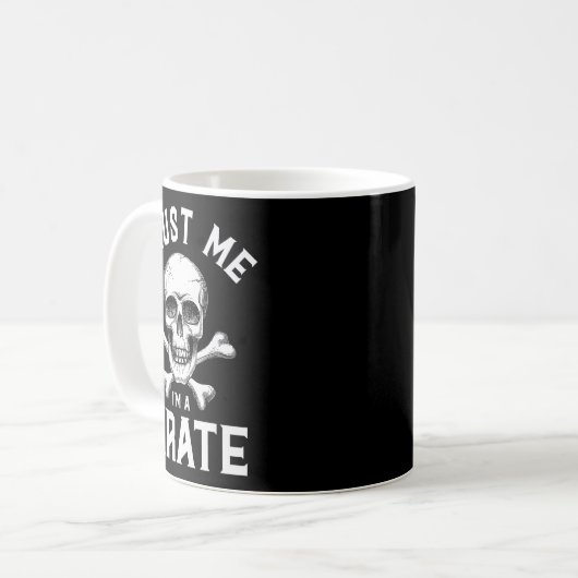 Trust Me I'm A Rate - Funny Skull Crossbones Boote Koffiemok (Voorkant links)