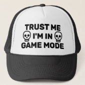 Trust Me - I'm In Game Mode™ Trucker Hat Trucker Pet (Voorkant)