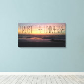 TRUST the Universe Beach Sunset Foto Canvas Afdruk (Insitu (Houten vloer))