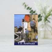 TS Arethusa, die de mast schildert Briefkaart (Staand voorkant)