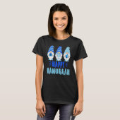 Tu Happy Hanukkah 2022 Gnome Menorah Dreidel Costu T-shirt (Voorkant volledig)