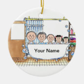 Tub tijd, twee meisjes, een jongen keramisch ornament (Voorkant)