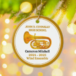 Tuba High School Band Custom Gold Christmas Keramisch Ornament<br><div class="desc">Deze moderne aangepaste gouden middelbare school marcheren band kerstversiering is voorzien van de student en bandnaam onder het tuba instrument. Pas aan voor symfonische,  blaasensemble- of concertbandleden of hun regisseur voor een geweldig afstuderen-souvenir.</div>