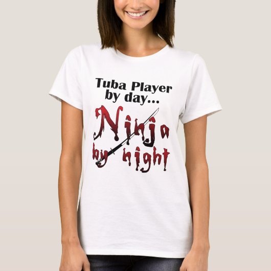 Tuba Player tegen dag... T-shirt (Voorkant)