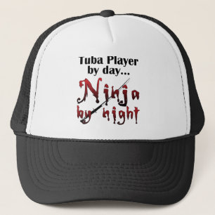 Tuba Player tegen dag... Trucker Pet