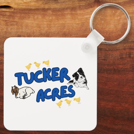 Tucker Acres dubbelzijdige Sleutelhanger (Achterkant)