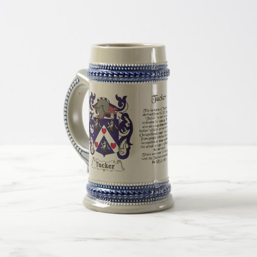 Tucker Family Crest Stein Bierpul (Voorkant links)