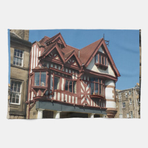 Tudor oak lijst building, Edinburgh, Schotland Theedoek