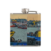 Tugboat sailing at river, montevideo, uruguay heupfles (Achterkant)