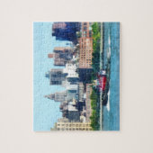 Tugboot Against Manhattan Skyline Legpuzzel (Verticaal)