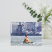 Tugboot door Manhattan Skyline Briefkaart (Staand voorkant)