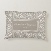 Tuin bloem in lichtbruine rand Persoonlijke bruilo Accent Kussen (Achterkant)
