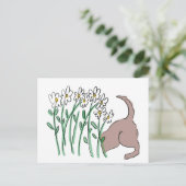 Tuin helper (Hond in de madeliefjes) briefkaart (Staand voorkant)