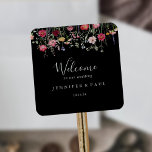 Tuin Multicolor Wildflower Wedding Welkom Vierkante Sticker<br><div class="desc">Deze tuin veelkleurige wilde bloemen bruiloft welkom plein sticker is ideaal voor een rustieke bruiloft. Het ontwerp is voorzien van een veelkleurig assortiment van roze,  blush,  paarse,  geel,  wit,  violet,  rood,  bordeauxrode wilde bloemen in een zwarte achtergrond. Deze labels zijn perfect voor hotelgast welkomsttassen en bestemming bruiloften.</div>