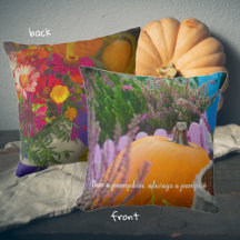 Tuin stilleven met een oranje pompoen