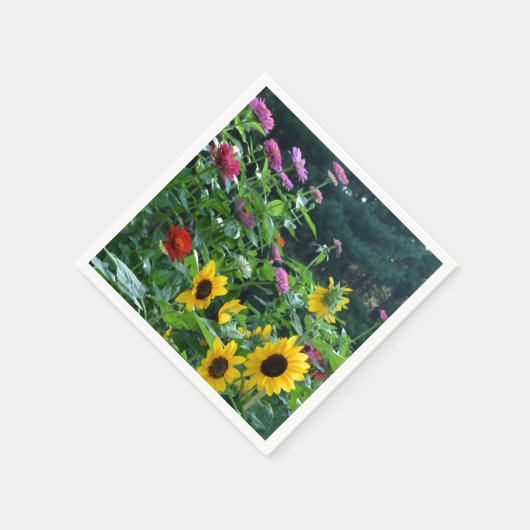 Tuin uitzicht zomerbloemen roze rood geel servet (Hoek)