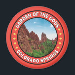 Tuin van de Gods Colorado Springs Badge Magneet<br><div class="desc">De tuin van de Gods is een realistische foto. Dit natuurpark,  gelegen aan de basis van de Pikes Peak,  biedt verbluffende geologische formaties,  het klimmen van de rots en de natuur.</div>