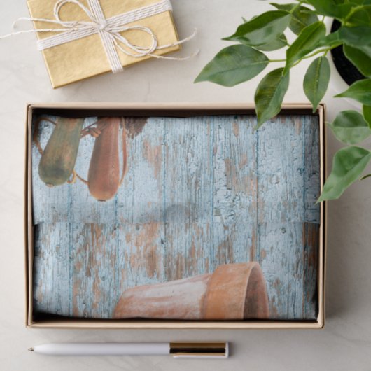 Tuingereedschap en verweerde plank tissuepapier (Geschenk)