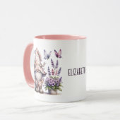 Tuingnoom met paarse roze bloemen en vlinders mok (Voorkant links)