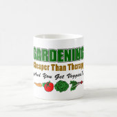 Tuinieren goedkoper dan therapie Grappige mok (Center)