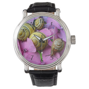Tuinnagels op roze bloemen horloge