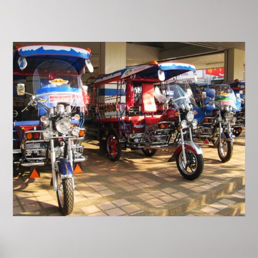 Tuk Tuk Showroom ... Udon Thani, Isaan Poster (Voorkant)