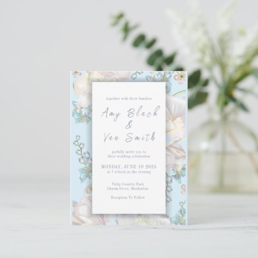 Tulip Blue Floral Wedding Uitnodiging Briefkaart (Staand voorkant)