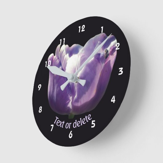 Tulip Flower With Bee Personalized   Ronde Klok (Hoek)
