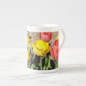 Tulip Teacup van RoseWrites Porselein Kop (Voorkant rechts)