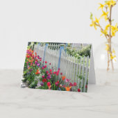 Tulips Garden Along White Picket Fence Photo Kaart (Gele Bloem)