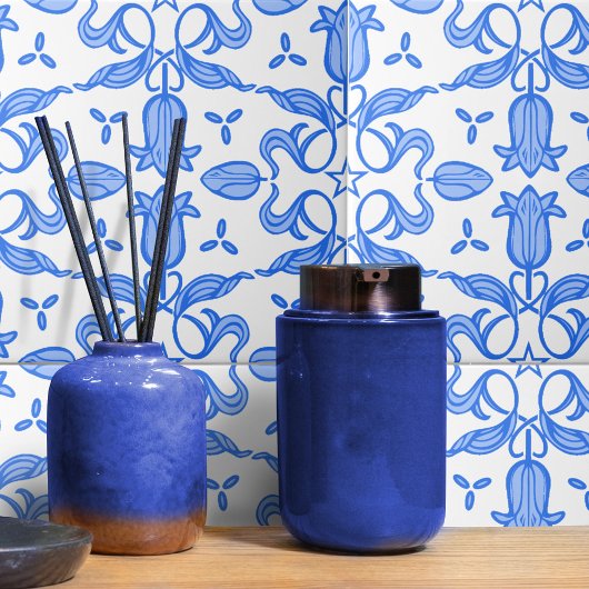 Tulp en ster patterend blauw wit tegeltje