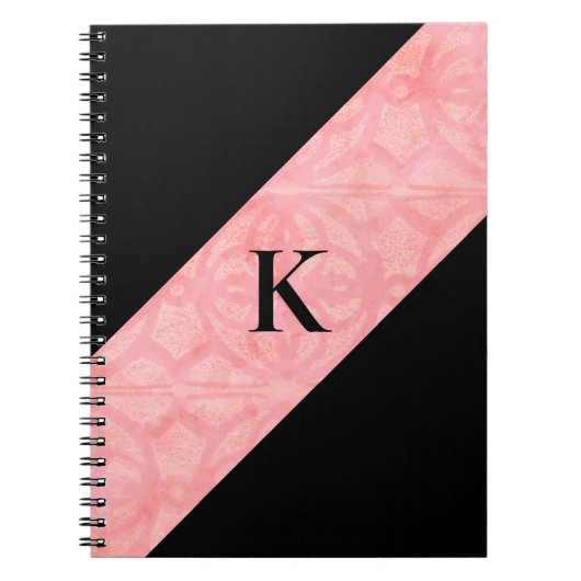 Tulp Roze Batik en Zwart Monogrammed Notitieboek (Voorkant)