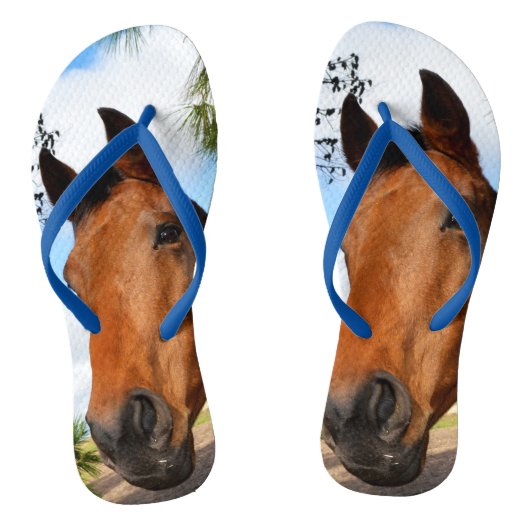 Tulp the Brown Bay Horse, Blue Teenslippers (Voetbed)