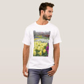 Tulpen, daffodils en bloemen van druiven voor de h t-shirt (Voorkant volledig)