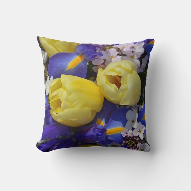Tulpen en vleugelsteentjes kussen (Voorkant)