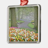 Tulpen en weg, Keukenhof Gardens, Lisse; Metalen Ornament (Links)