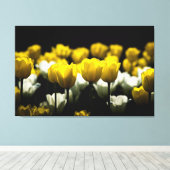 Tulpen geel en wit canvas afdruk (Insitu (Houten vloer))