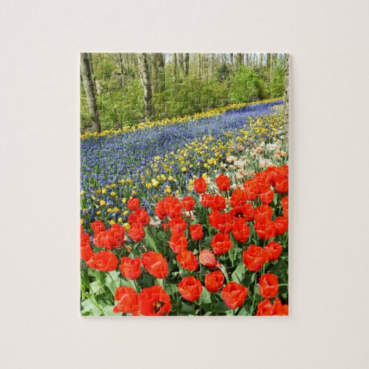 Tulpen in bosgebied legpuzzel (Verticaal)