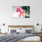 Tulpen in een vaas 2 canvas afdruk (Insitu (Slaapkamer))