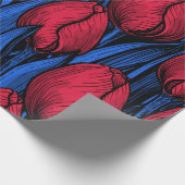 Tulpen in rood en blauw cadeaupapier (Hoek)