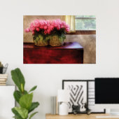Tulpen - Tulpen bij een raam Poster (Thuiskantoor)